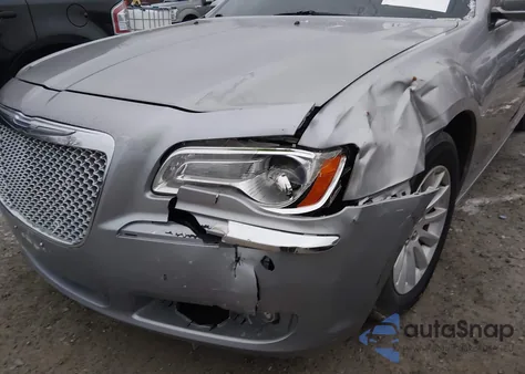2013 Chrysler 300 Motown z USA, uszkodzony, nr VIN 2C3CCAAG2DH709850